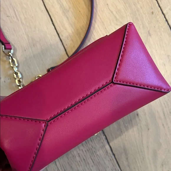 Michael Kors Fuchsia Crossbody Bag with Chain Strap - Picture 4 of 10